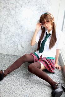 cos展眼镜哥上手npc吃瓜视频,cos展现场吃瓜趣事大揭秘