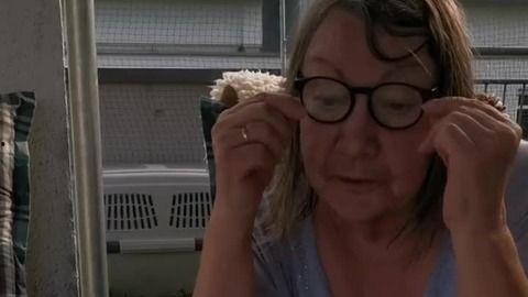 外国人吃火瓜视频,趣味横生体验本土美食