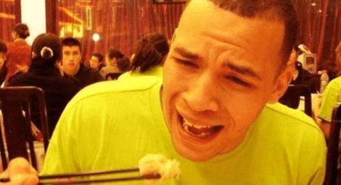 外国人吃火瓜视频,趣味横生体验本土美食