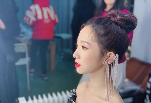 孟美岐吃瓜视频,揭秘娱乐圈幕后真相